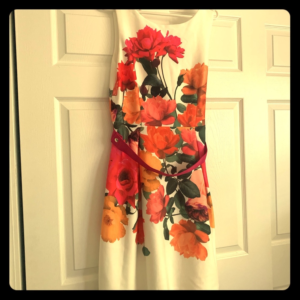 Flared flowered dress 👗 🌸